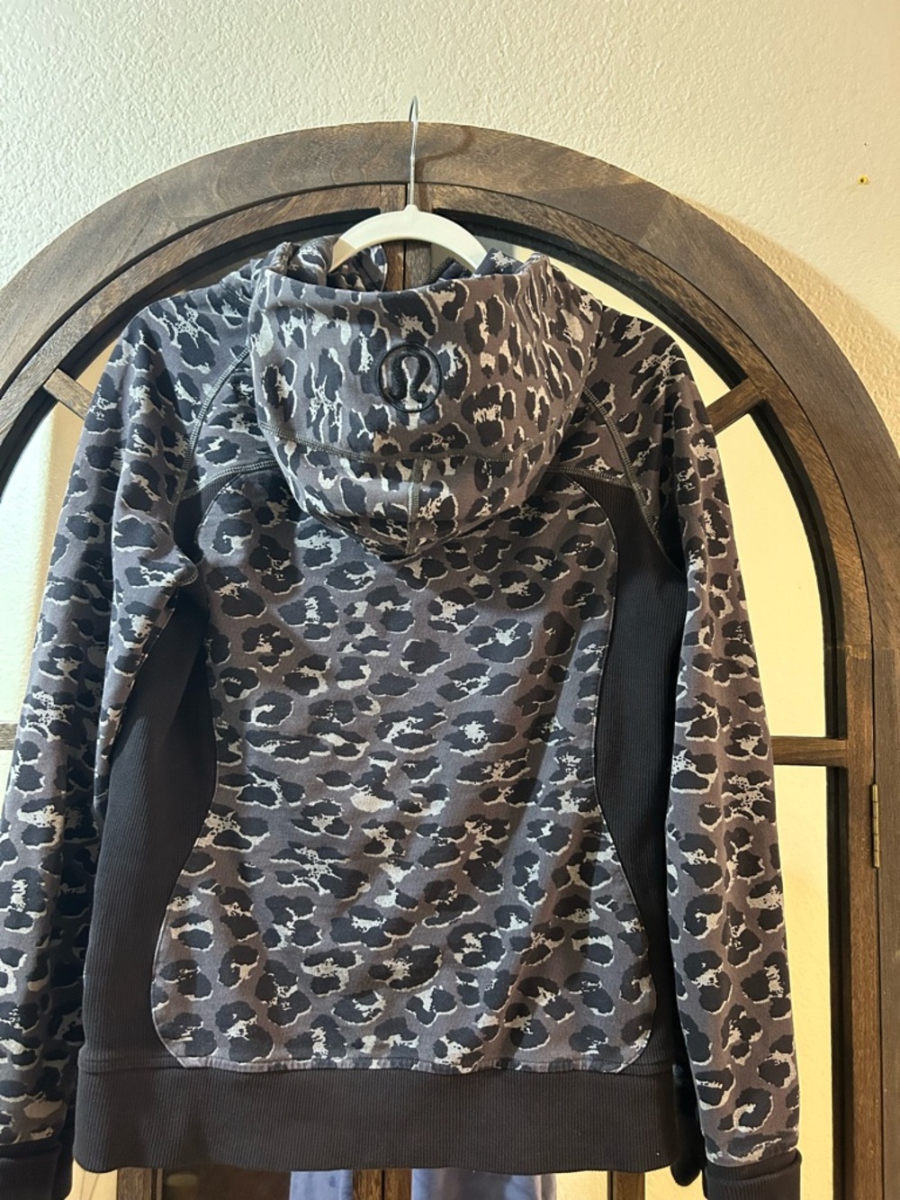 Lululemon scuba - Picture 2 of 2